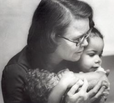 Nun with toddler girl